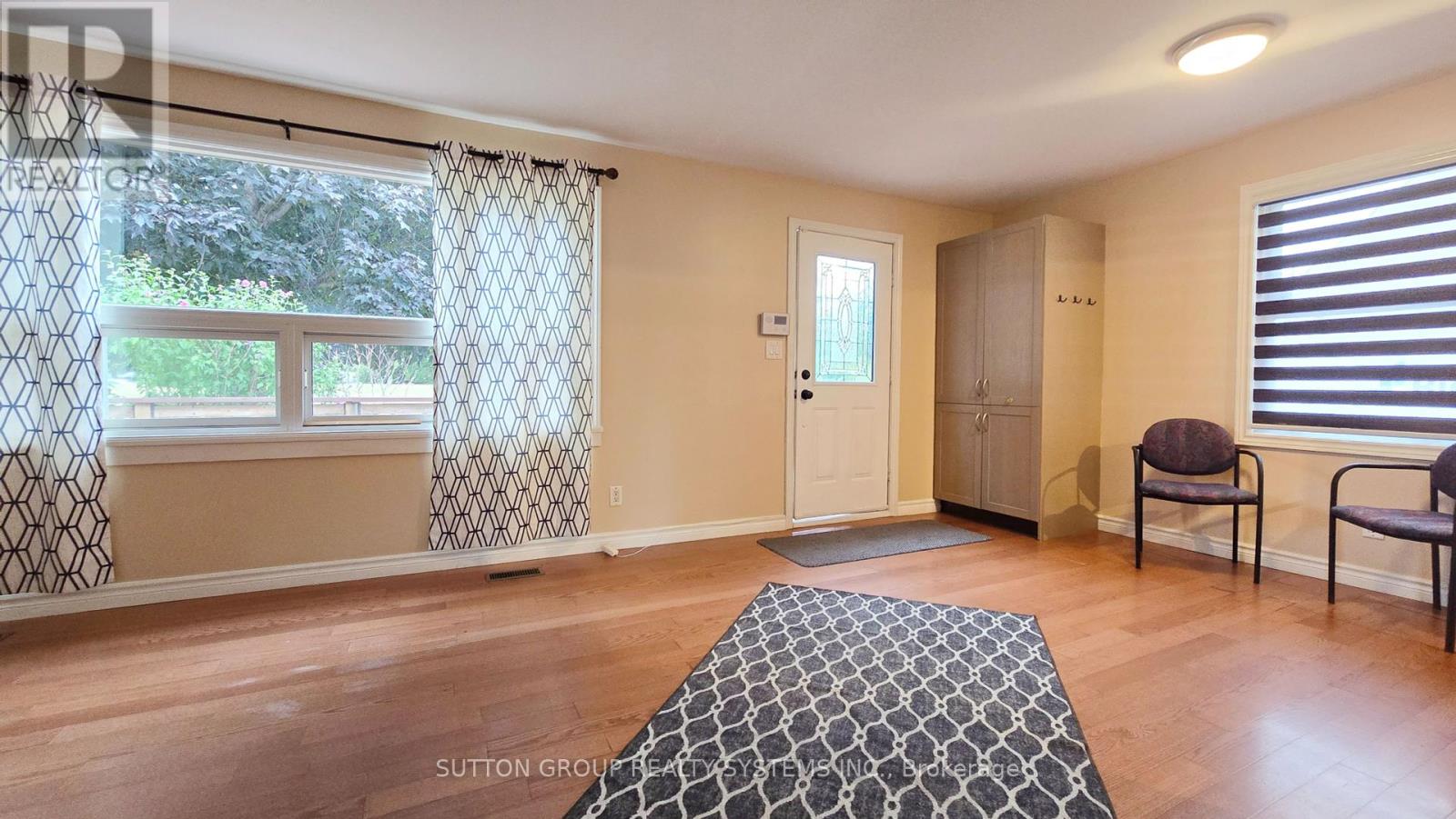 2232 QUEENSWAY DRIVE