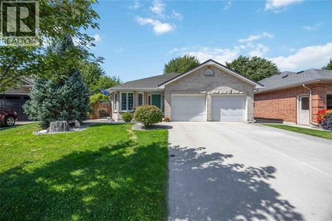 123 Cassandra BOULEVARD Sarnia ON N7S6N1