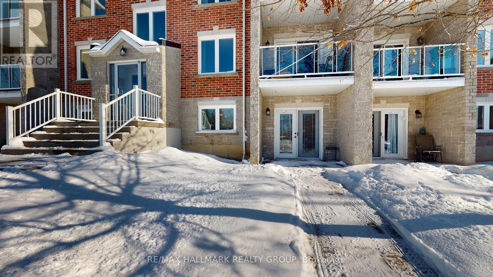 1102 - 237 OAK STREET W