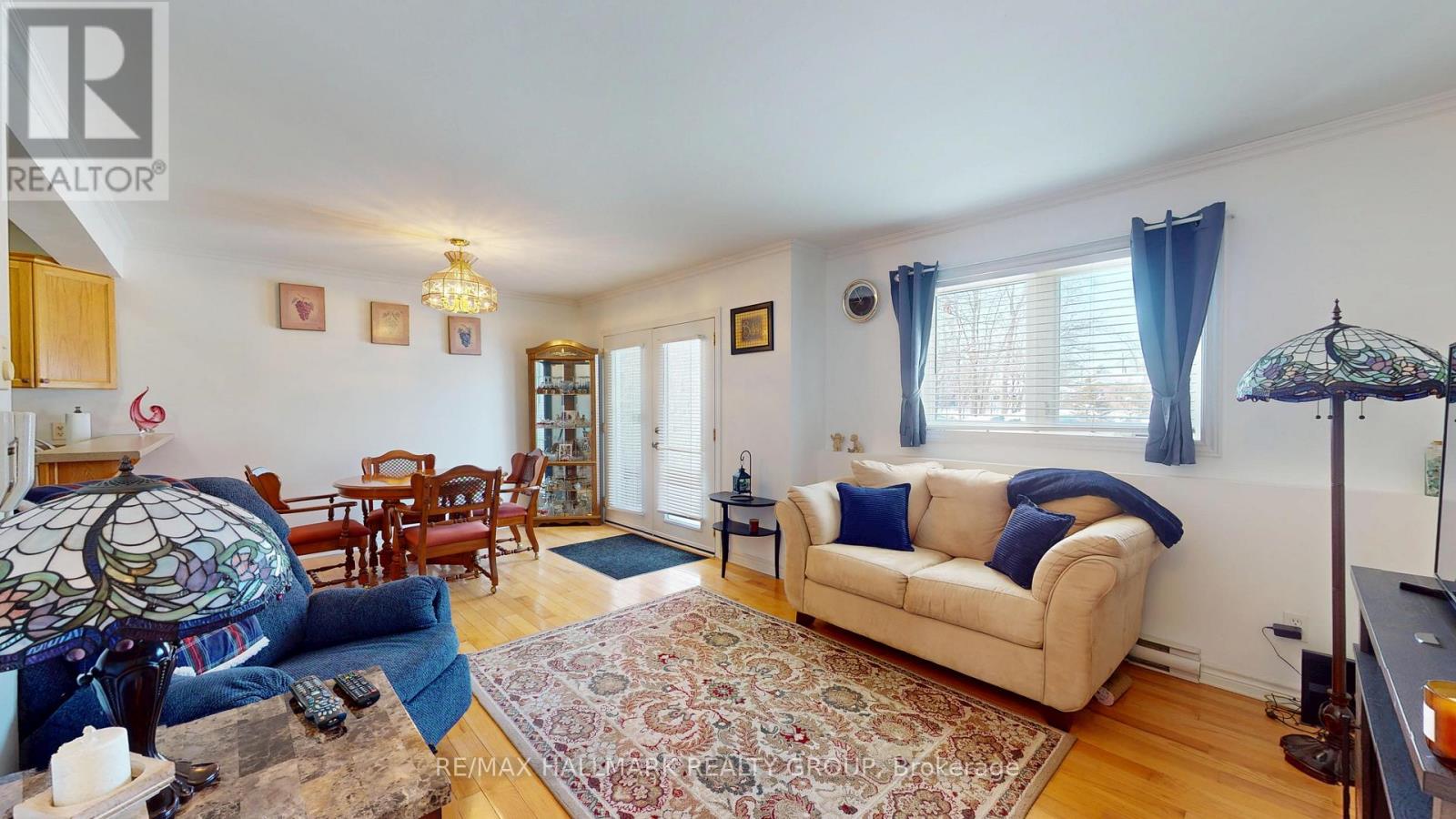 1102 - 237 OAK STREET W