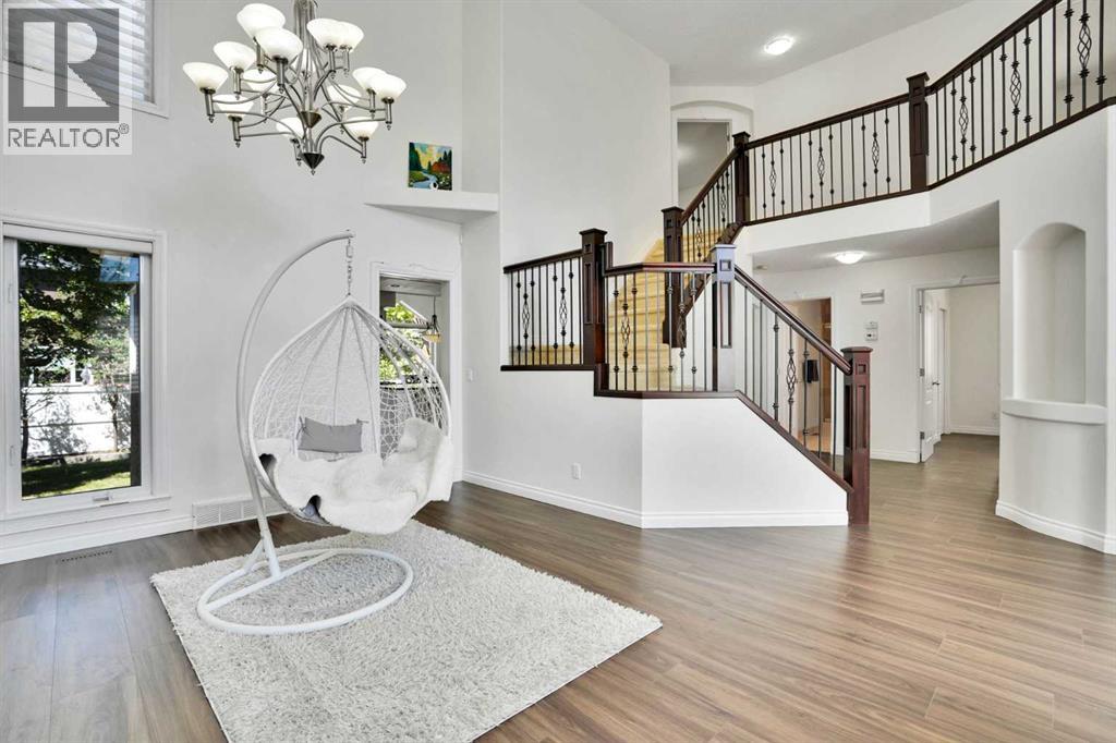 132 Evergreen Close SW