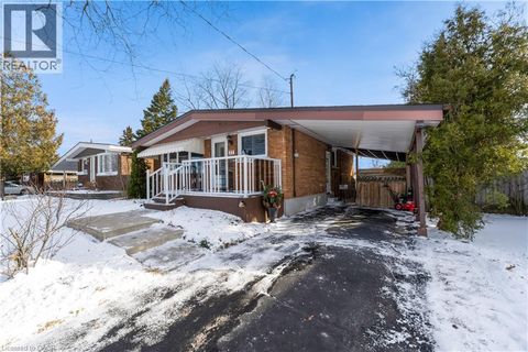 77 LAWFIELD Drive Hamilton ON L8V4C6
