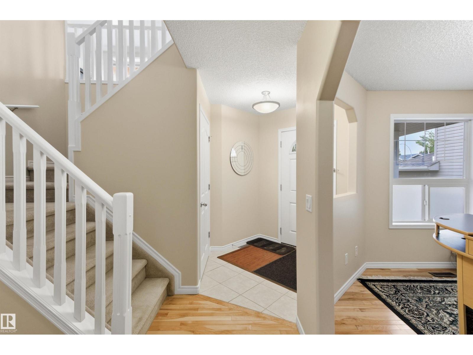 391 FOXBORO DR