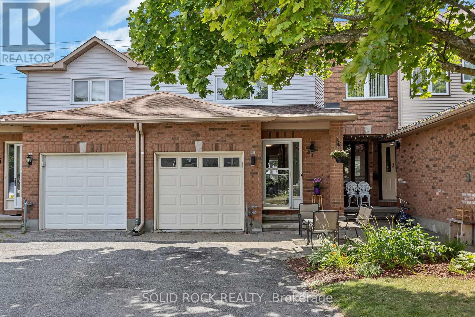 37 GRENADIER WAY