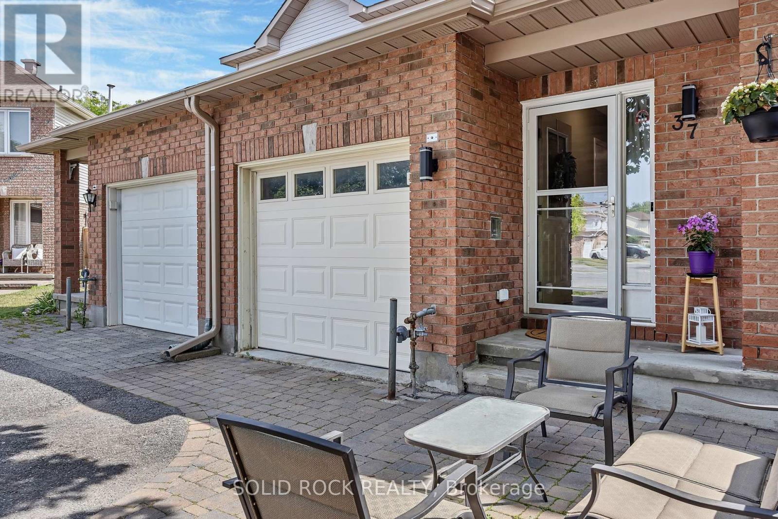 37 GRENADIER WAY