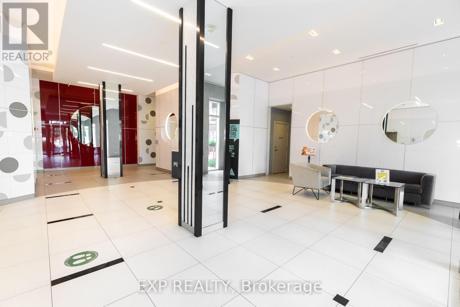 707 - 30 MEADOWGLEN PLACE W