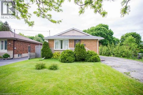 120 HENRY Street Brantford ON N3S5C7
