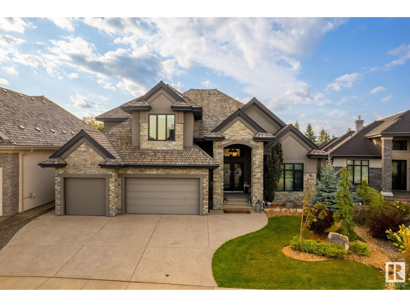 2767 Wheaton DR NW