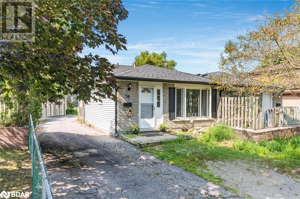 Photo 1 of 29 — 36 CHARLBROOK Avenue, Barrie, ON L4M2Y4