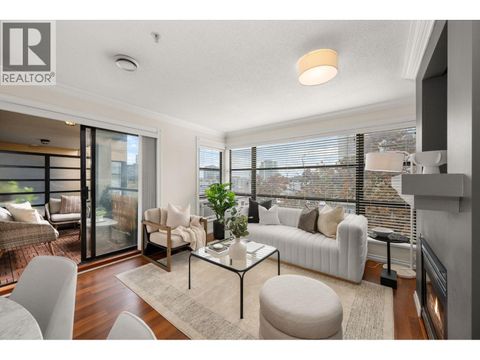 301 124 W 3RD STREET North Vancouver BC V7M1E8