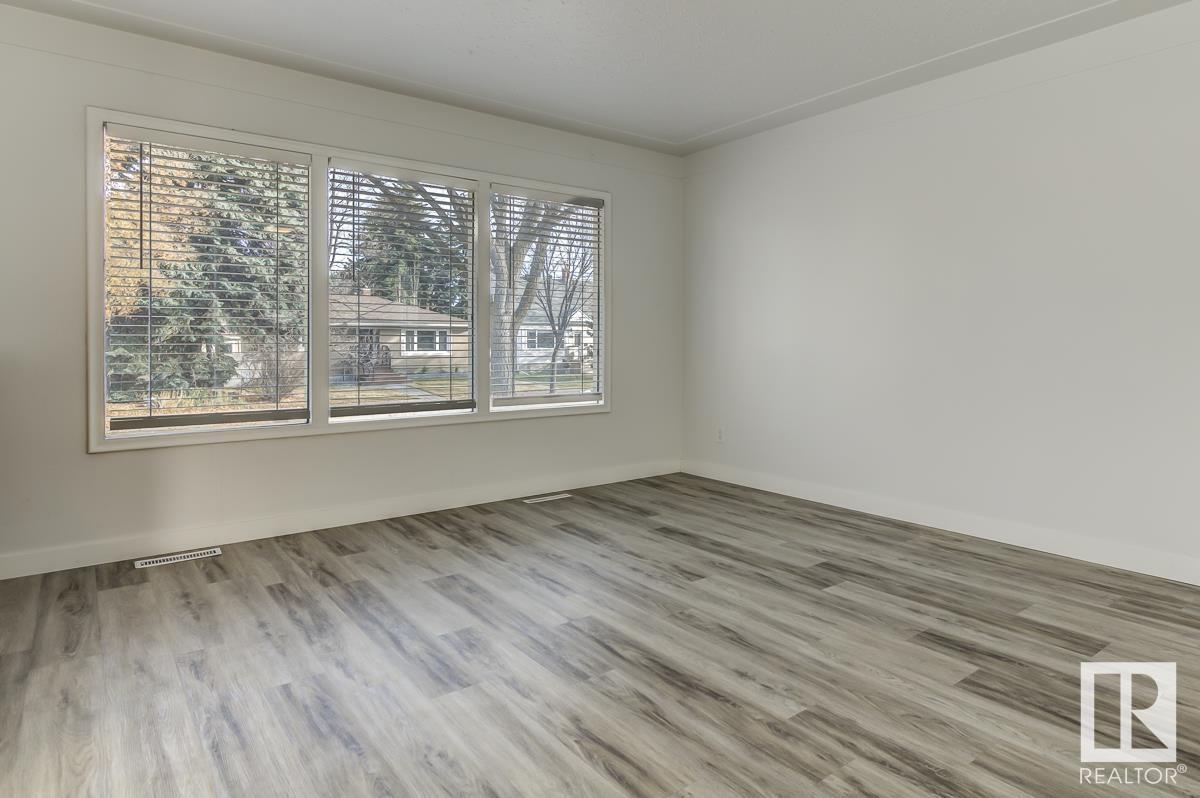 11828 135 ST NW