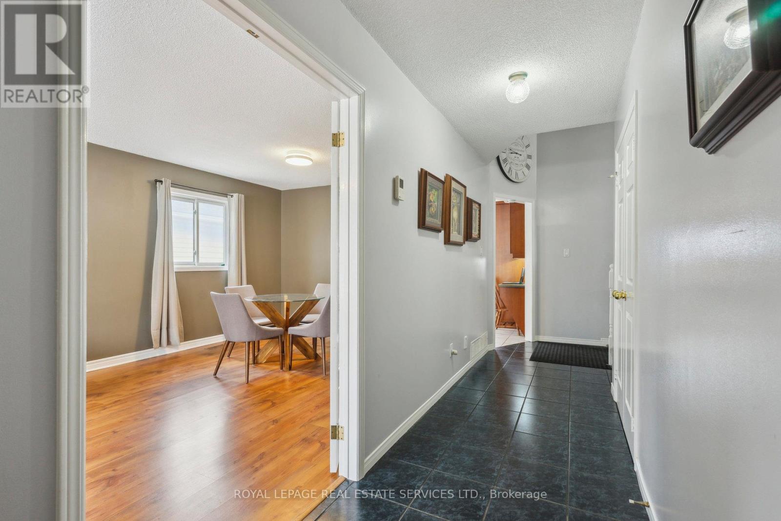 19 ENGEL CRESCENT