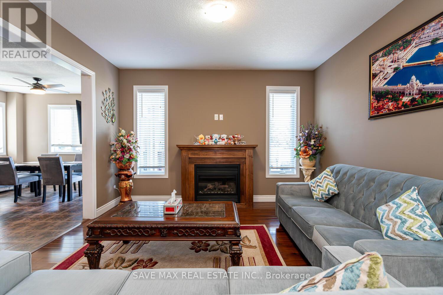 315 THORNHILL PLACE