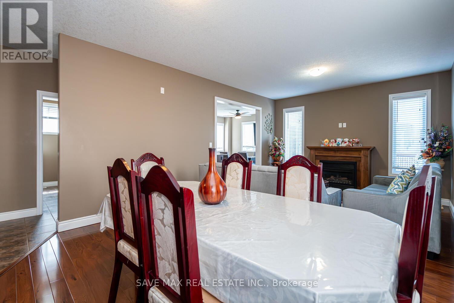 315 THORNHILL PLACE