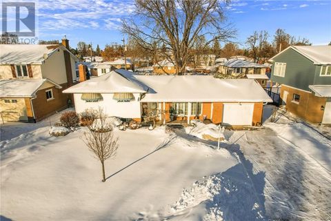 99 Kingston Crt Sudbury ON P3A1E1