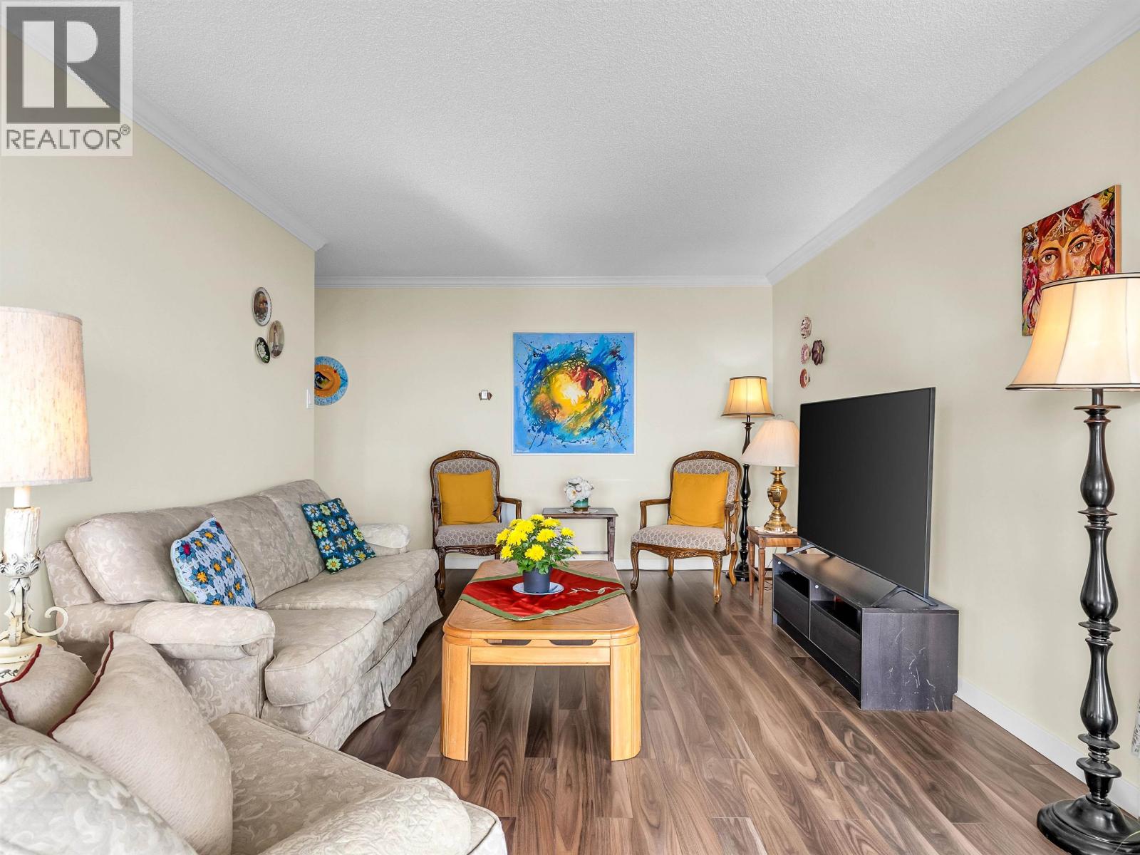 1609 2024 FULLERTON AVENUE