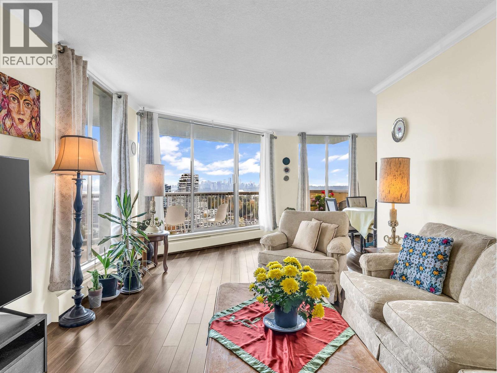 1609 2024 FULLERTON AVENUE