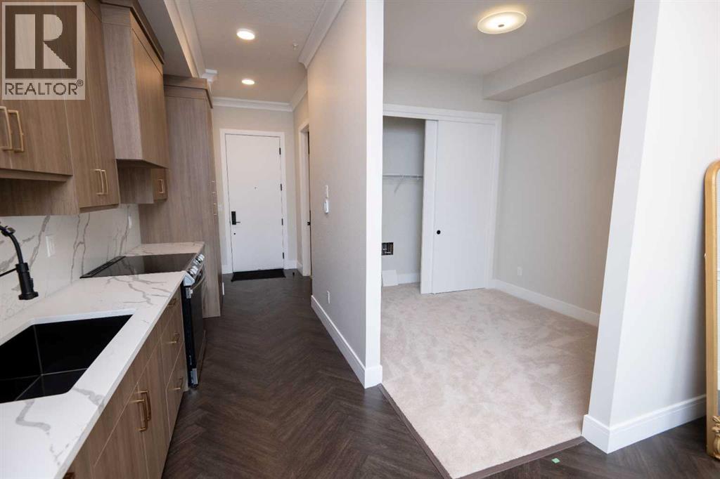 301, 330 Dieppe Drive SW