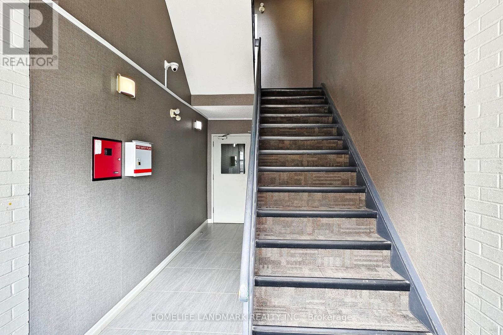 823 - 1450 GLEN ABBEY GATE