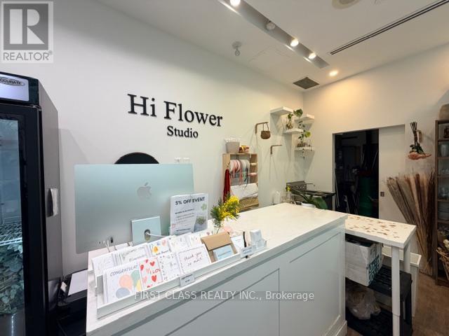 105 - 2 ST. CLAIR AVENUE E