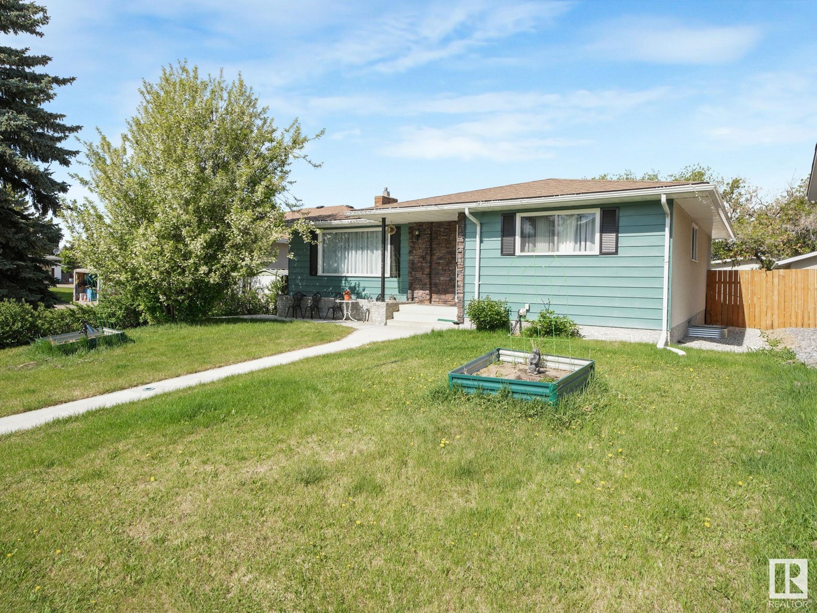 7120 39 AV NW