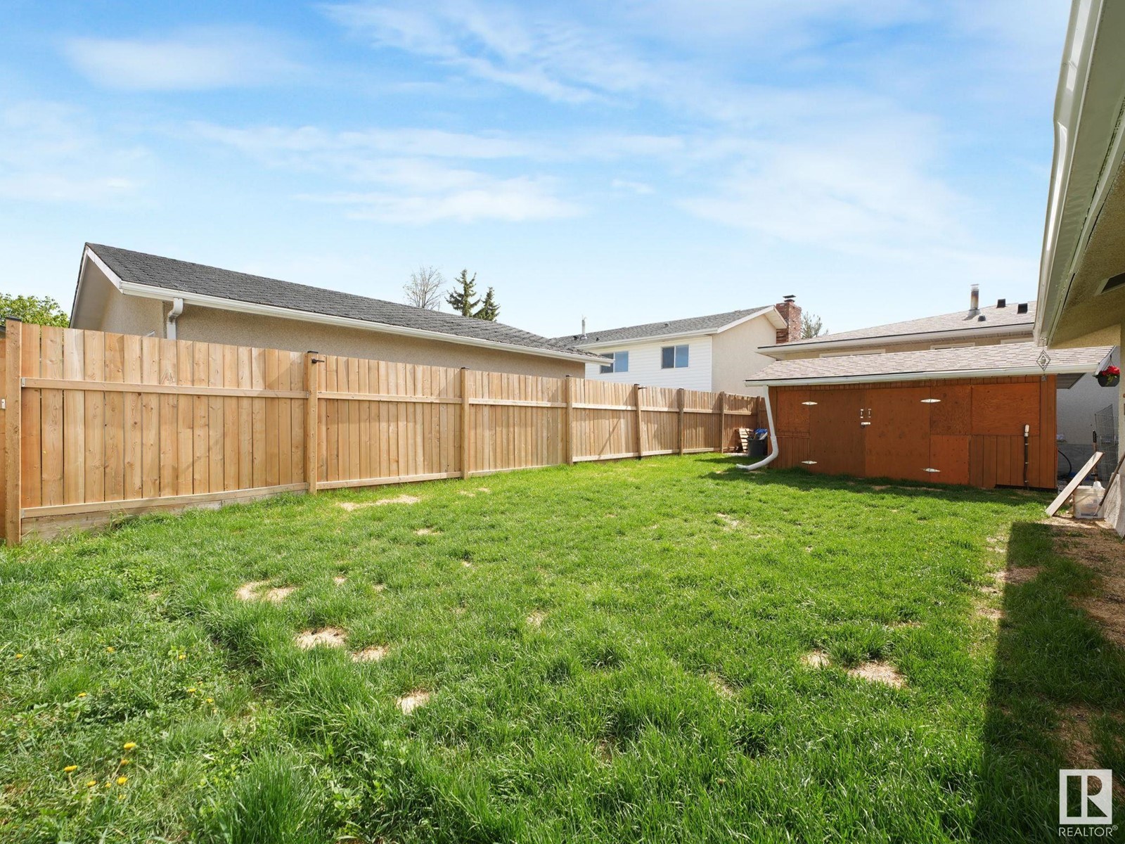 7120 39 AV NW