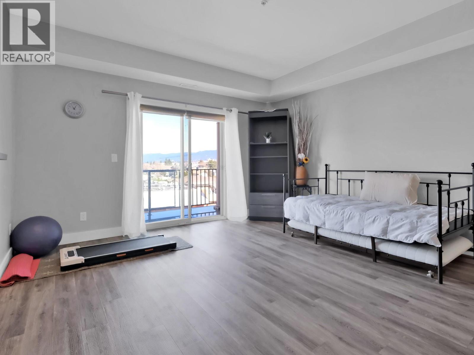 250 WATERFORD Avenue Unit# 311