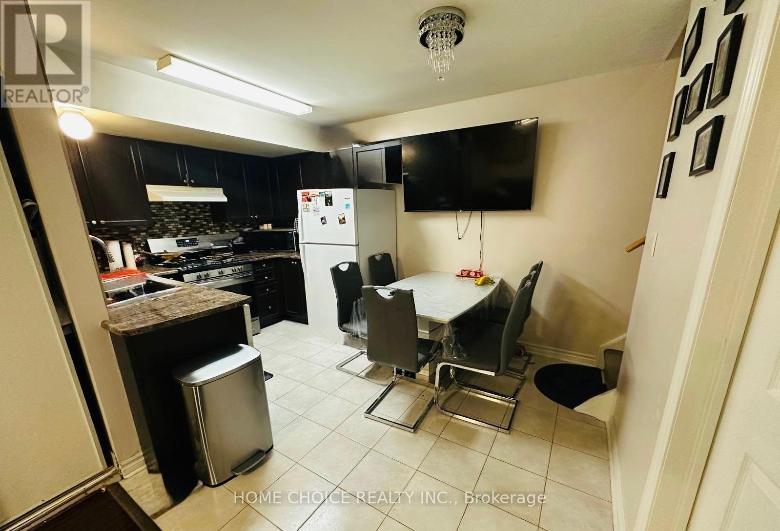 Photo 1 of 16 — 105 - 1775 MARKHAM ROAD Unit 105, Toronto (Malvern), ON M1B2Z7