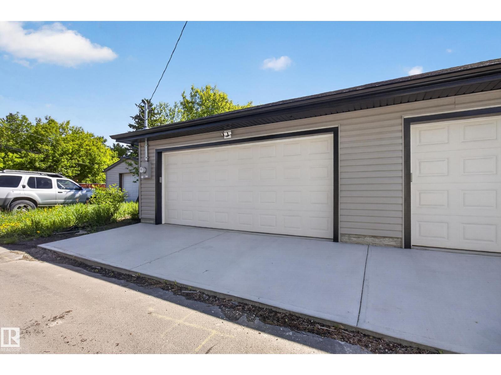 10508 162 ST NW NW