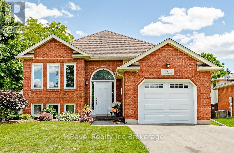 Photo 1 of 40 — 7 CHILDERHOSE CRESCENT, Brantford, ON N3P1Z8