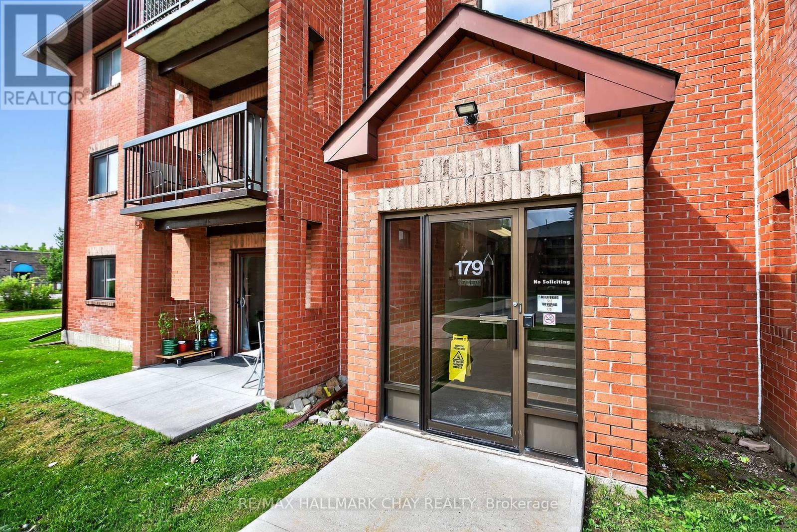 B4 - 179 EDGEHILL DRIVE