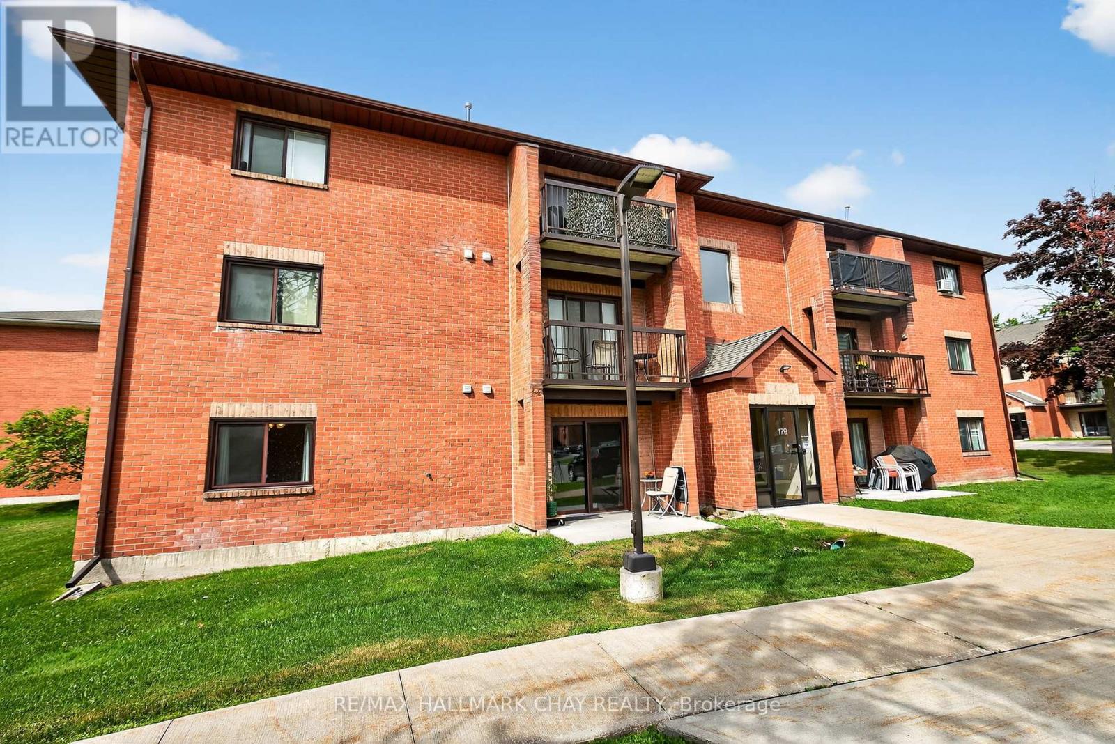 B4 - 179 EDGEHILL DRIVE