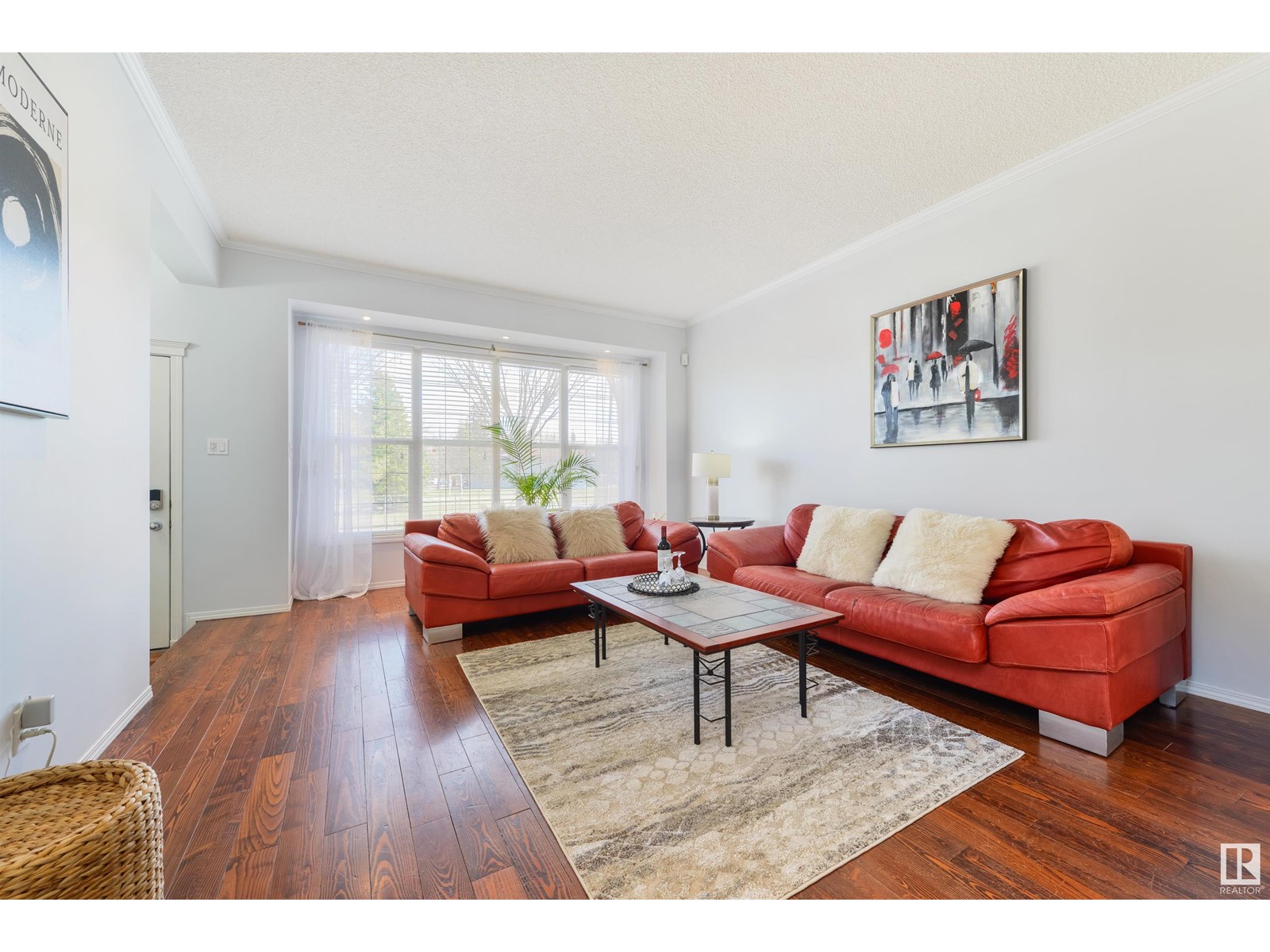 10072 90 ST NW