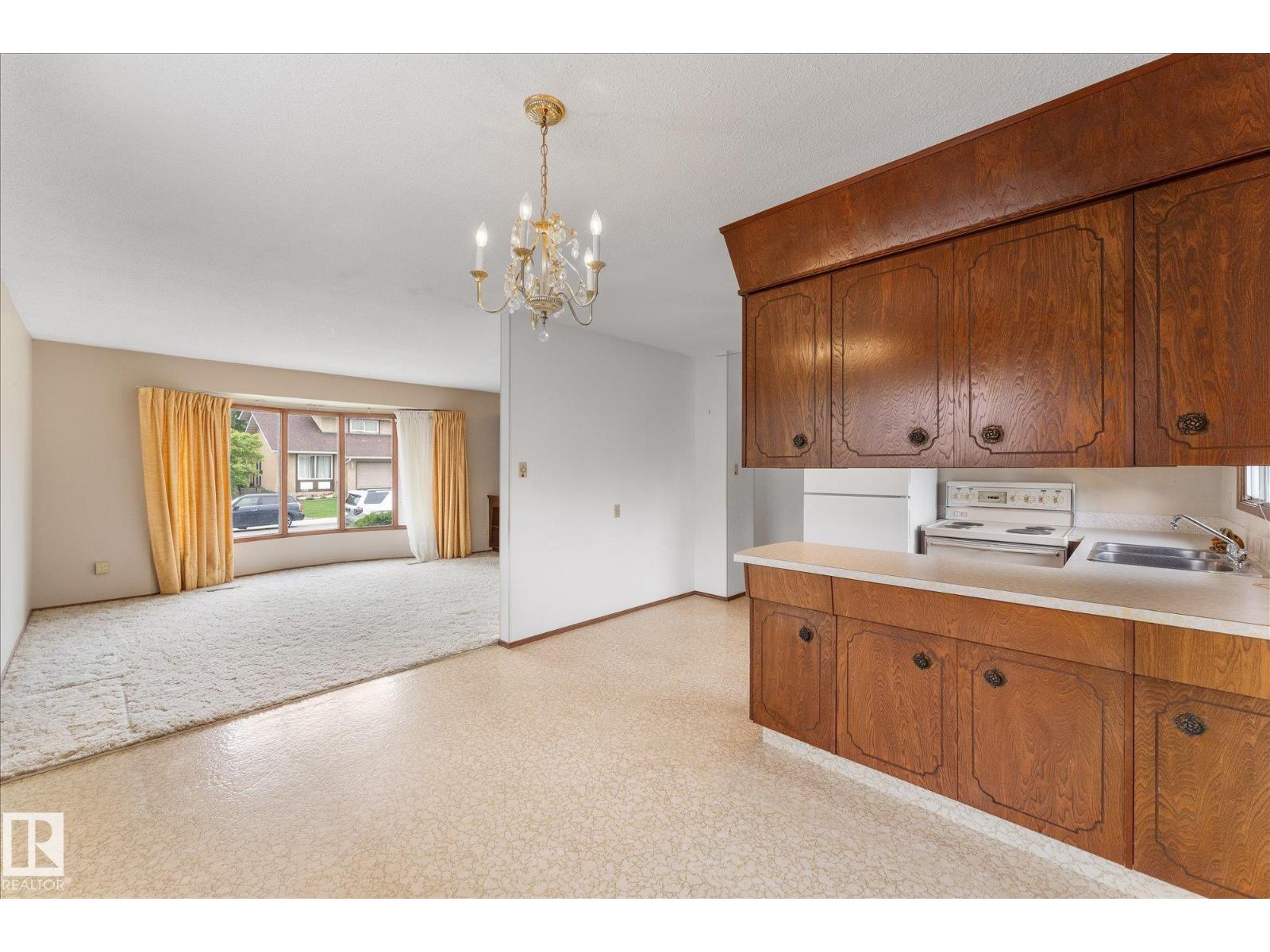 11008 162A AV NW