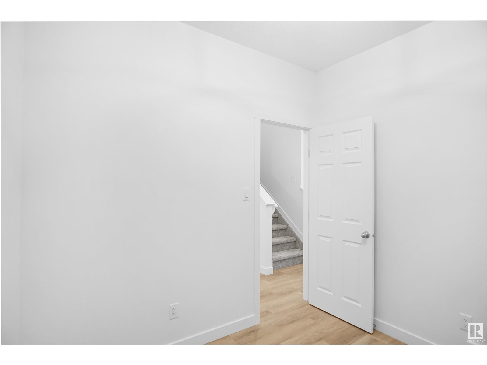 266 SUNLAND WY