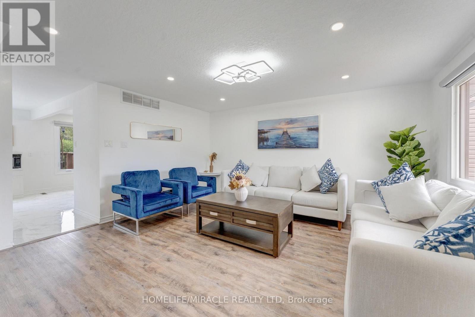 76 FROBISHER COURT
