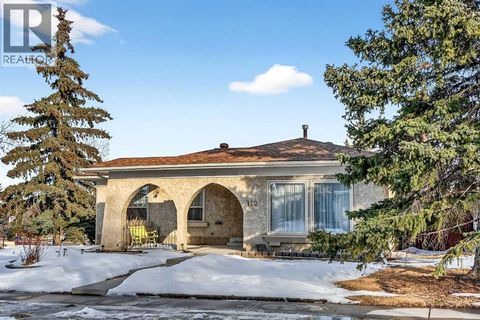 102 Canterbury Place SW Calgary AB T2W1P3