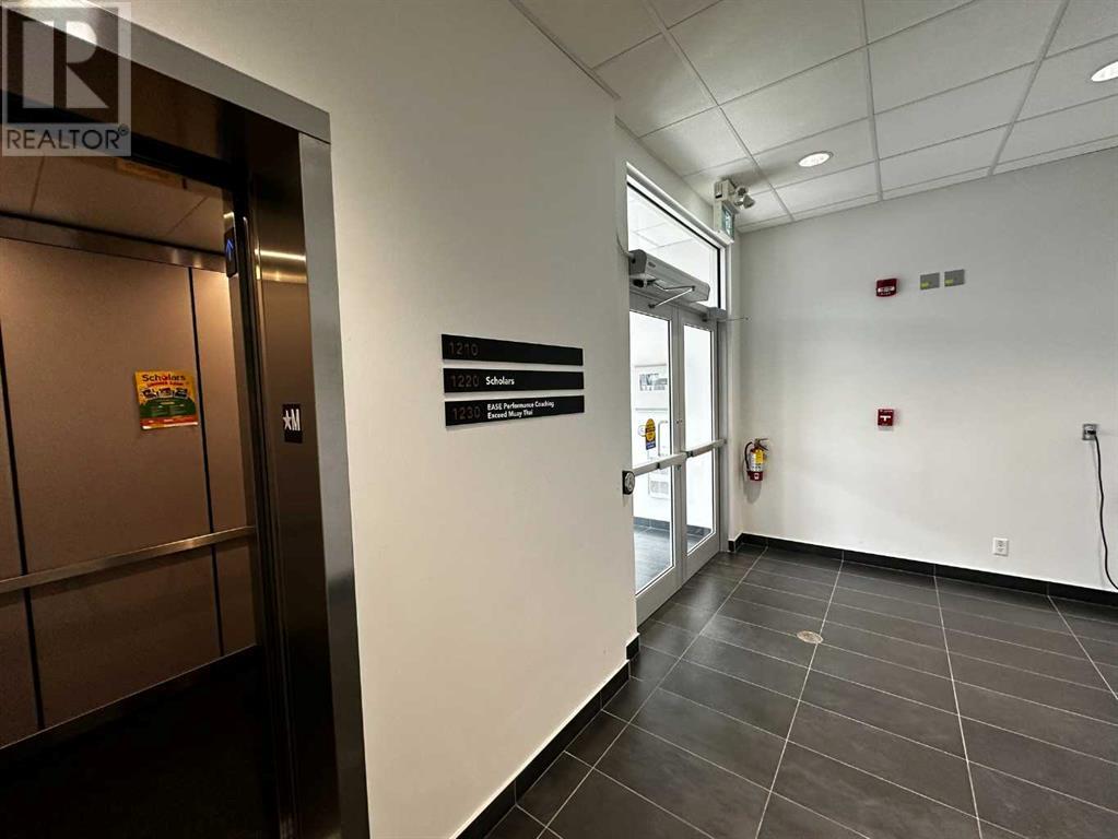1210, 11 Royal Vista Drive NW