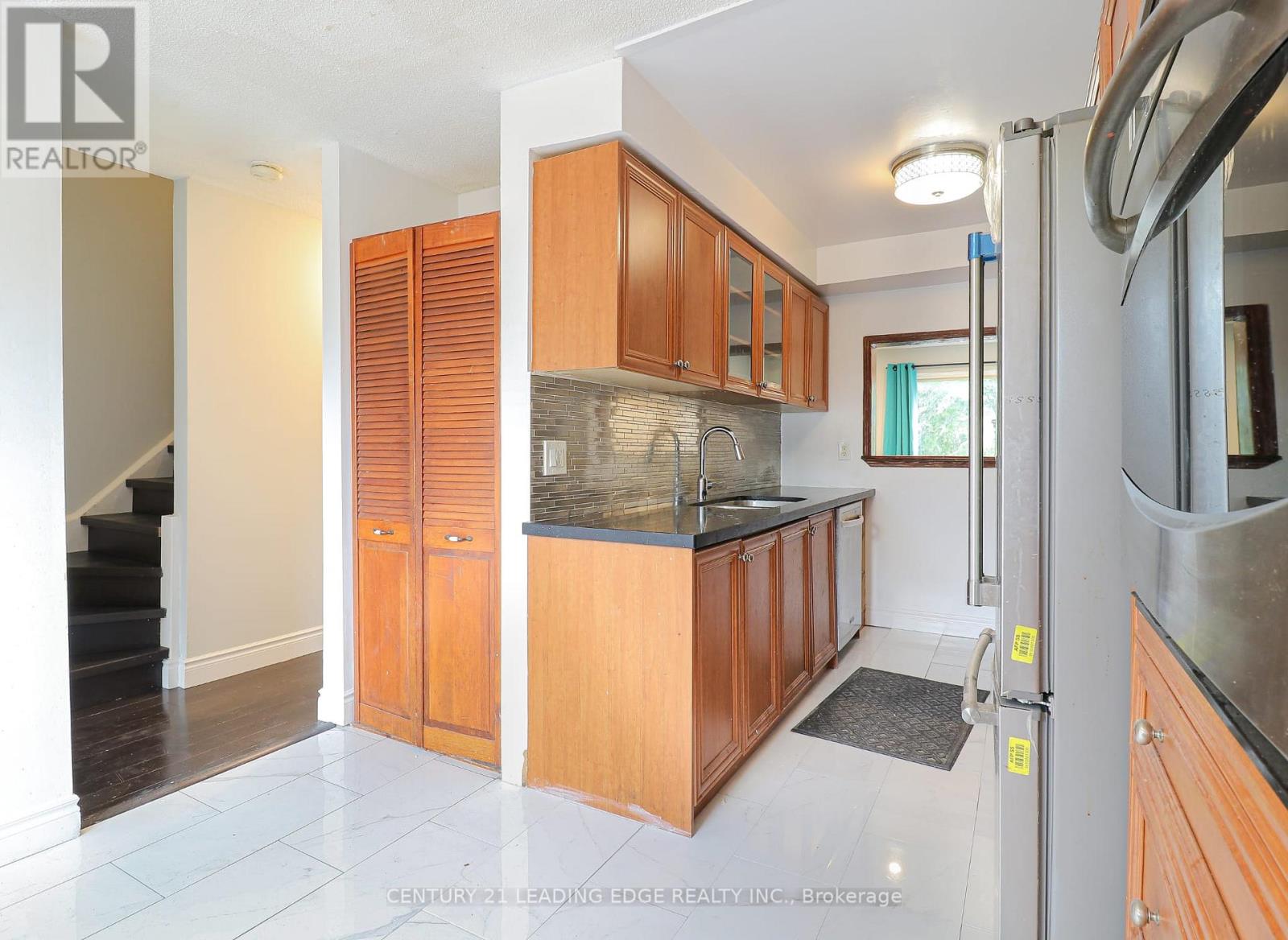 2 - 2 CARLETON PLACE