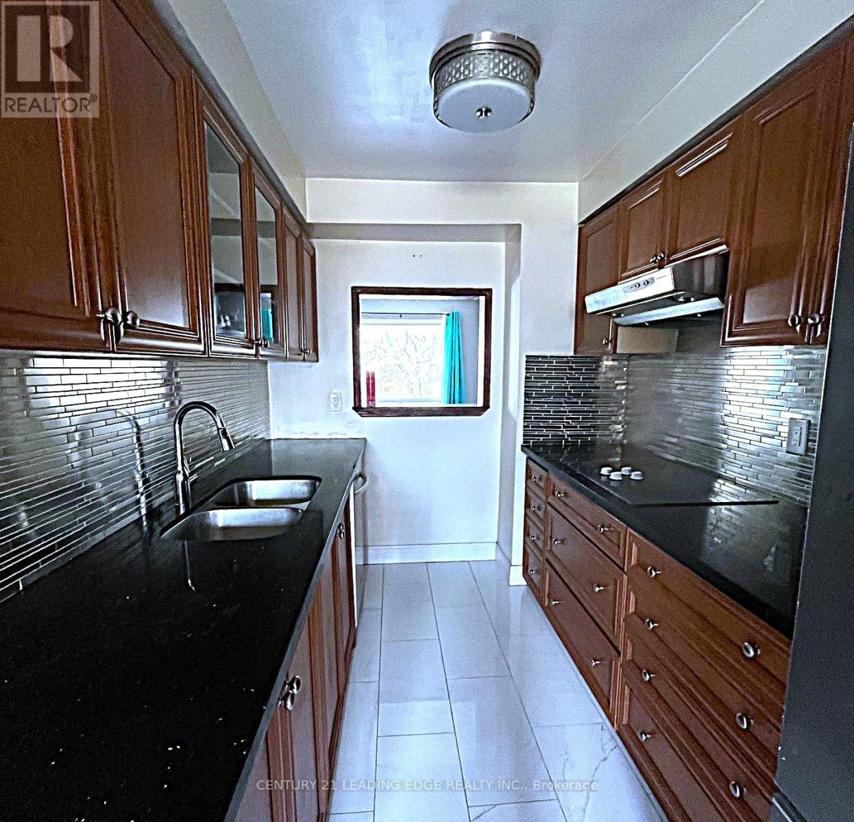 2 - 2 CARLETON PLACE