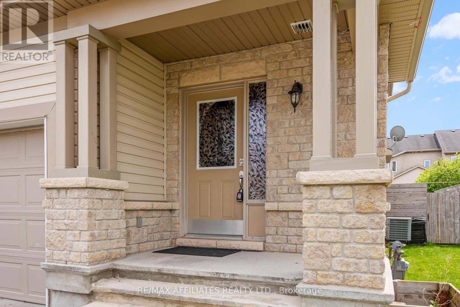 60 HACKBERRY TRAIL