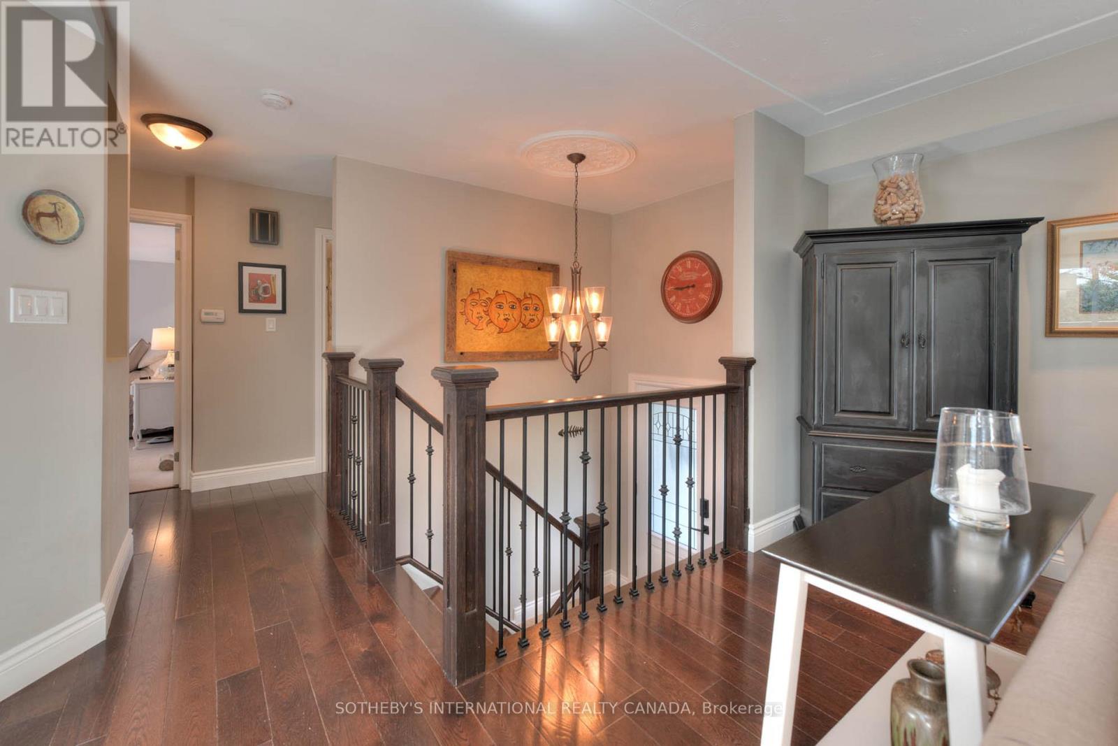 406 LAKEVIEW DRIVE