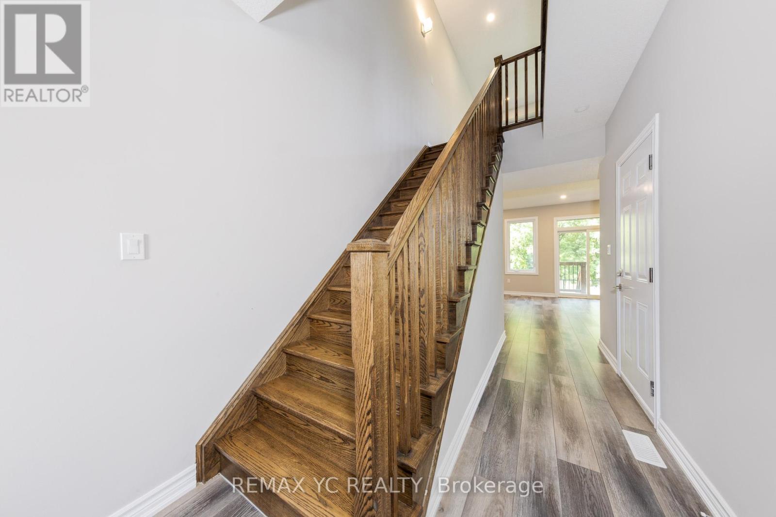 13 - 445 ONTARIO STREET S