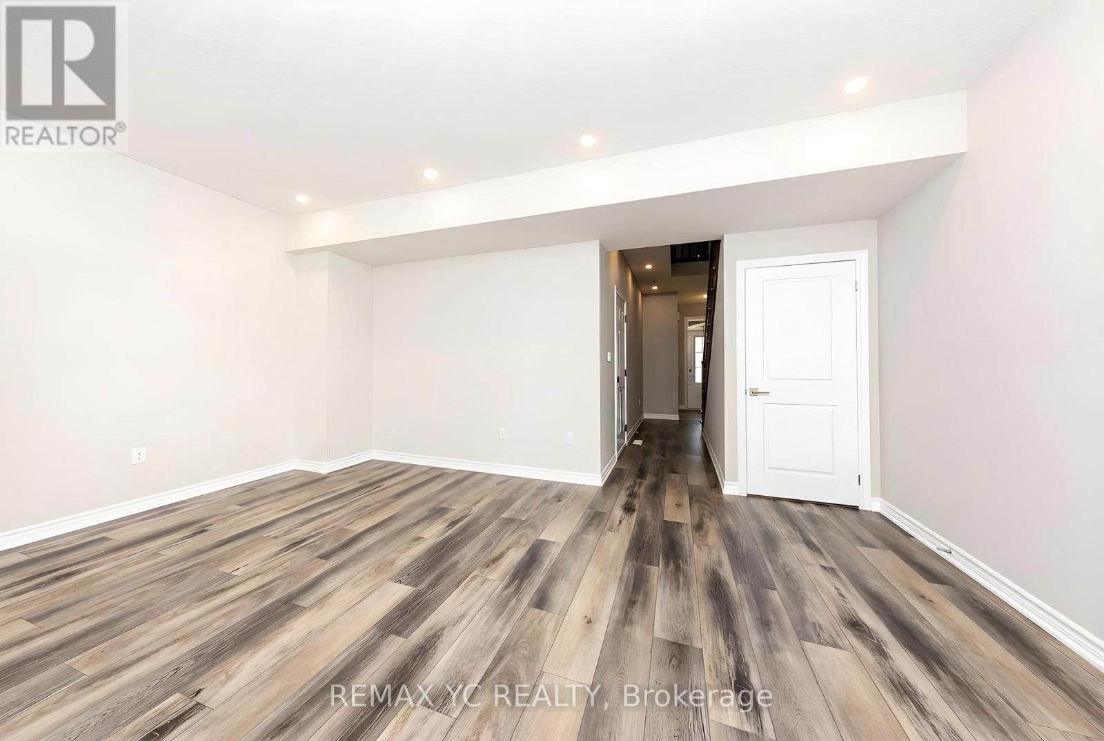 13 - 445 ONTARIO STREET S