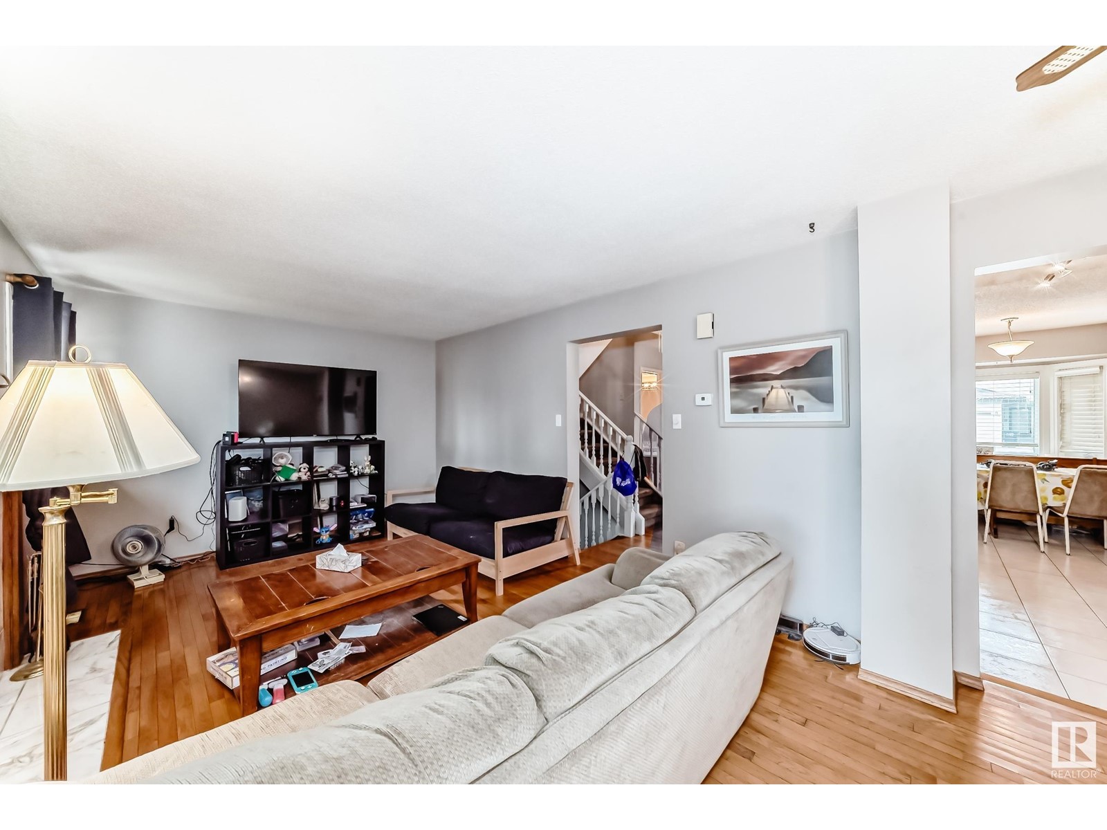 6946 31 AV NW