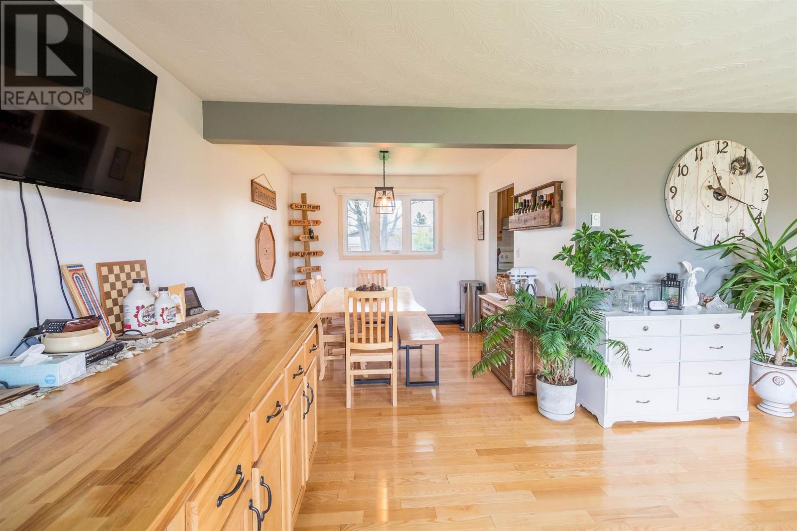 122 Norden CRES