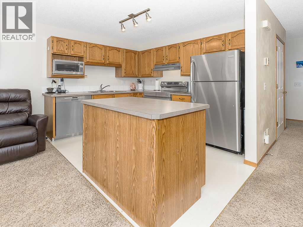 119 Mt Douglas Manor SE