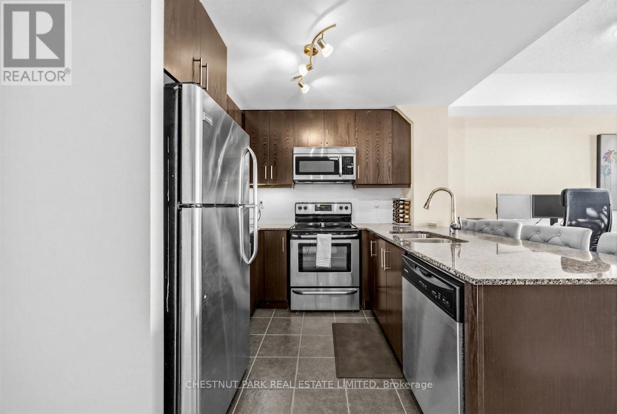 613 - 15 JAMES FINLAY WAY