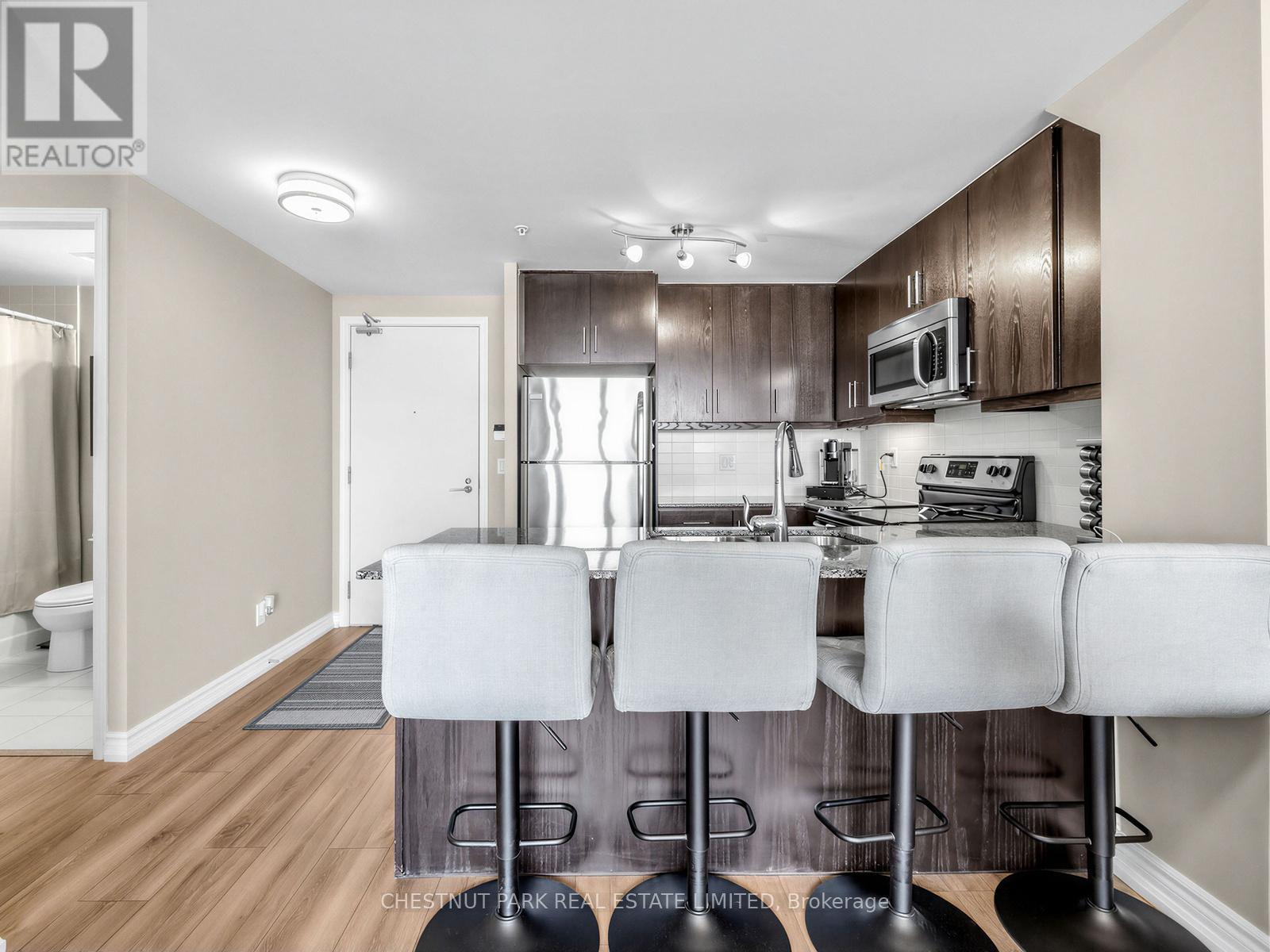 613 - 15 JAMES FINLAY WAY