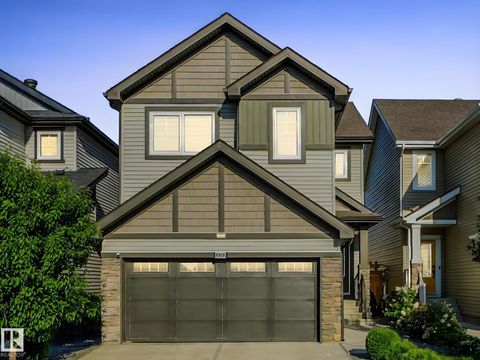 9919 223 ST NW Edmonton AB T5T7L7